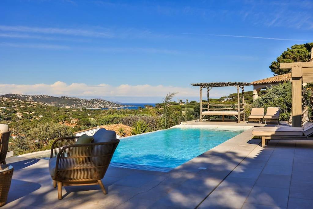 Superbe Villa A Sainte-Maxime, Piscine Et Vue Mer - Villa Dina Eksteriør billede