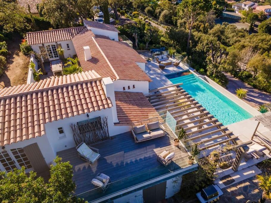 Superbe Villa A Sainte-Maxime, Piscine Et Vue Mer - Villa Dina Eksteriør billede