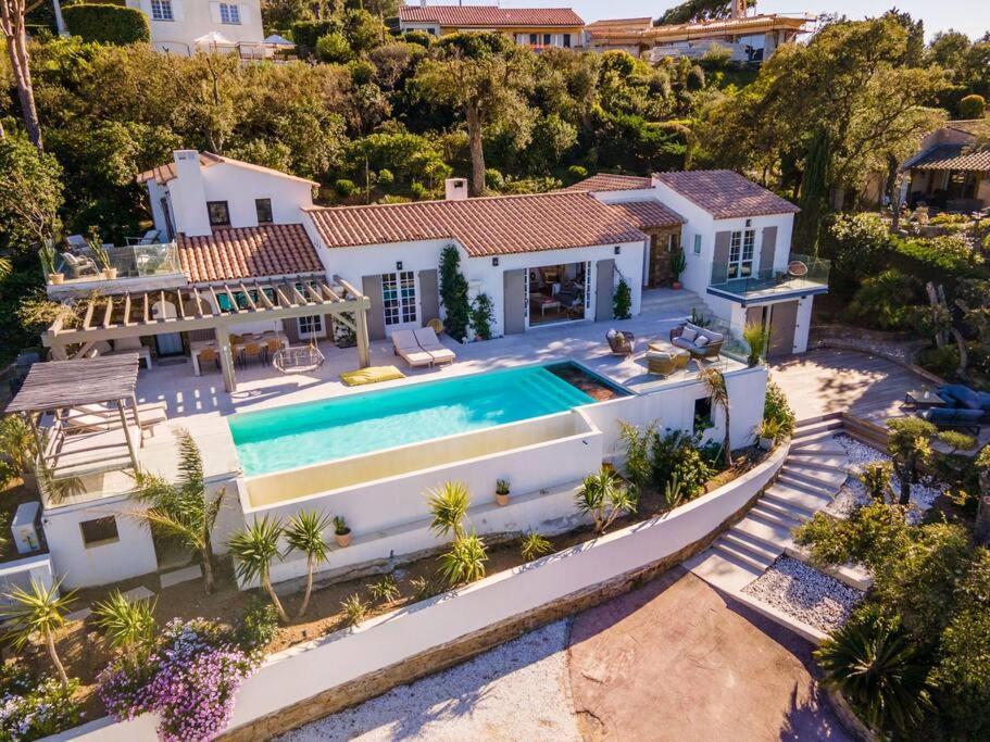 Superbe Villa A Sainte-Maxime, Piscine Et Vue Mer - Villa Dina Eksteriør billede