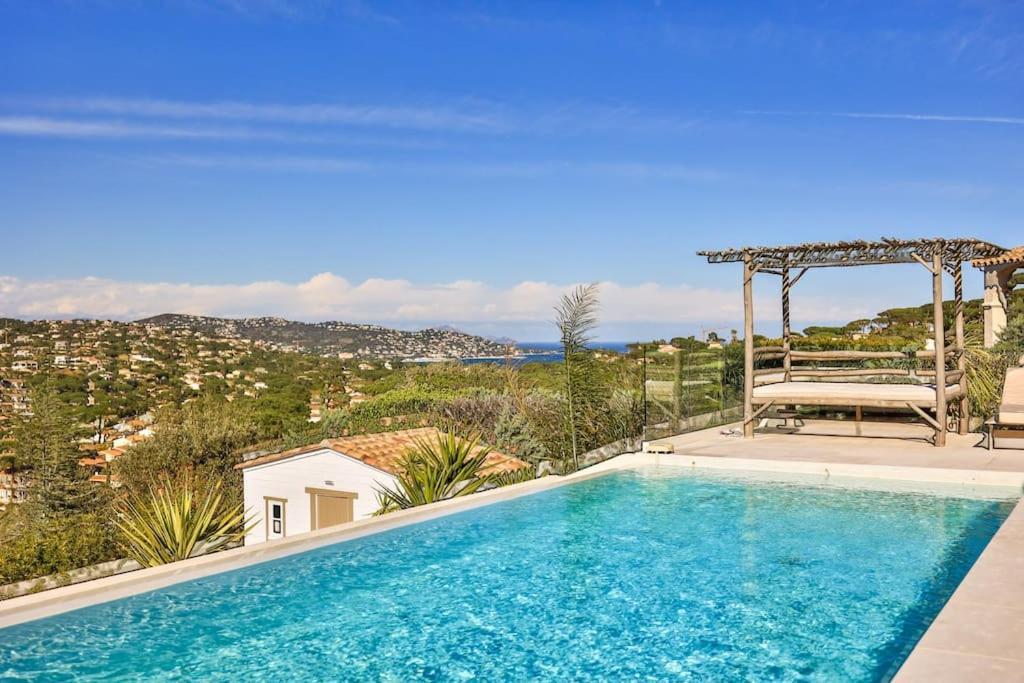 Superbe Villa A Sainte-Maxime, Piscine Et Vue Mer - Villa Dina Eksteriør billede